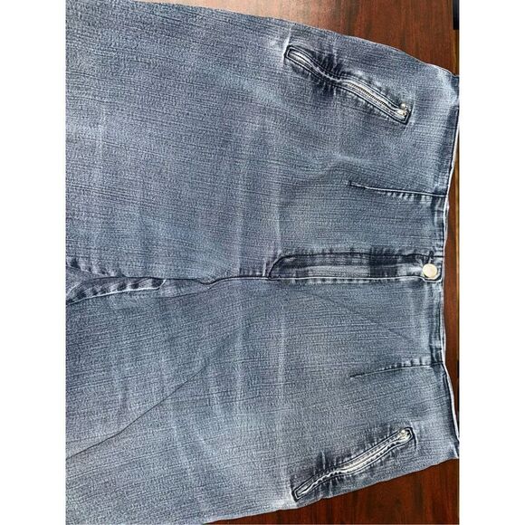 Since Vanilla Capri Denim Jeans - Picture 3 of 11